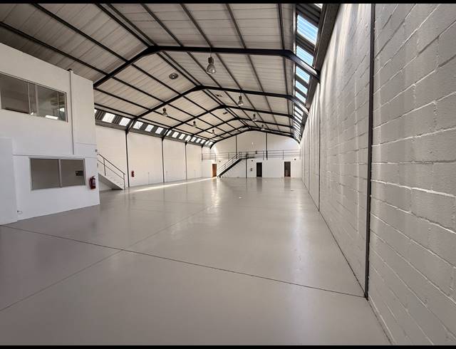 520M² WAREHOUSE TO LET IN PAROW INDUSTRIAL